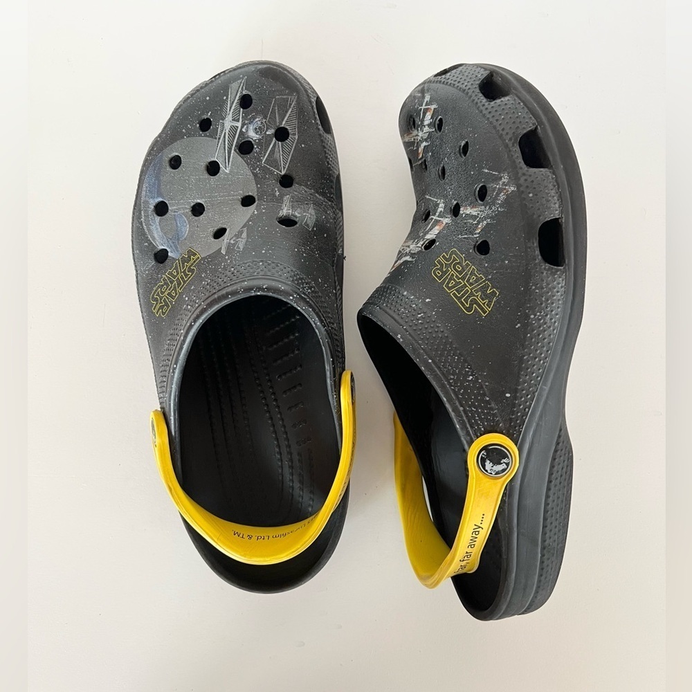 Crocs Rare Star Wars Classic Galaxy 2015 Lucas Film Ltd Clogs, Black/Yellow, 9